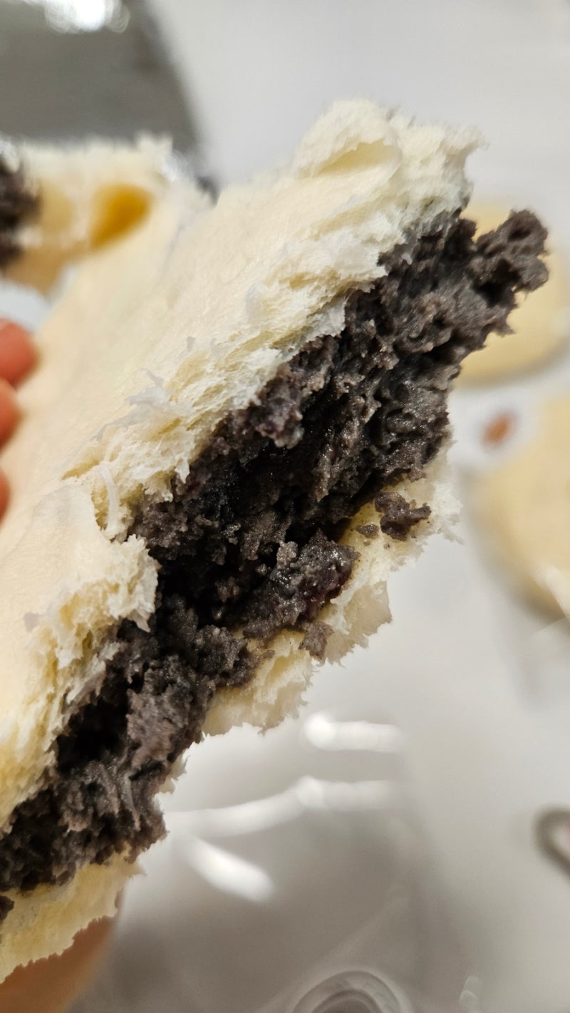 부산 빵지순례 | 부산역 모찌빵 맛집 베이크백