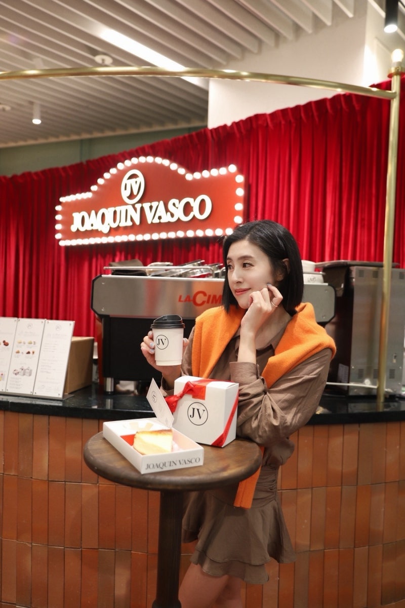 Yeouido The Hyundai Seoul Pop-up: Joaquin Basque Dessert, a Great Date Spot