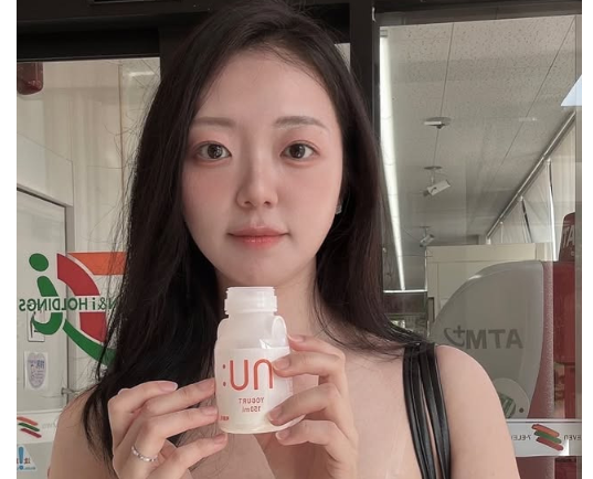 "‘그 똑 부러지던 뉴스 앵커 맞아?’ 연합뉴스TV 간판 이유진 아나운서의 숨멎 수트핏과 스....