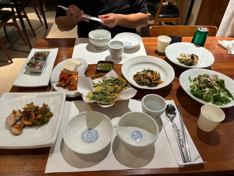 퇴근하고 지칠 때 대접받는 한정식 사먹기 | 세종호수공원 맛집 밥꽃한상 후기