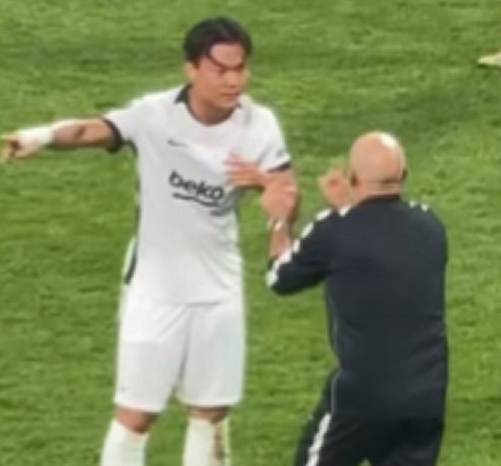 “4-1로 이겼는데 왜 불려갔나?” 오현규, 베식타시 감독과 경기 후 포착된 장면