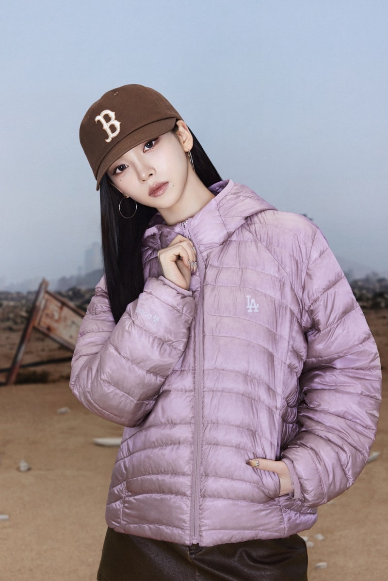 에스파 카리나 MLB 커브 경량패딩 간절기 가을아우터 여자 캡모자