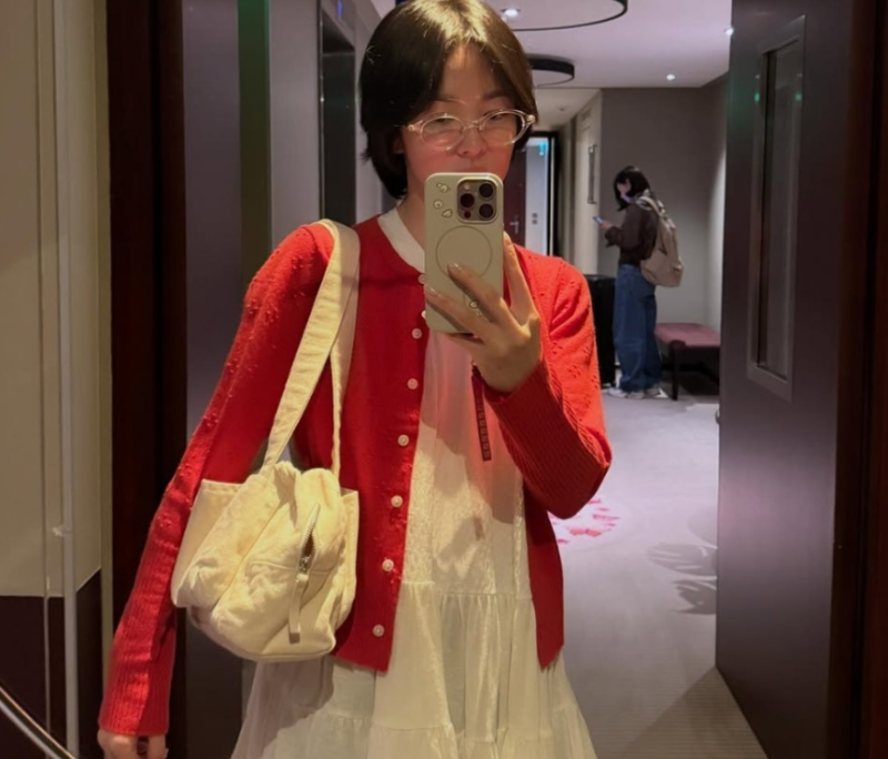 에르메스 들던 송혜교가 ‘깔별’로 샀다… 9만원대 가방 결국 전 컬러 품절