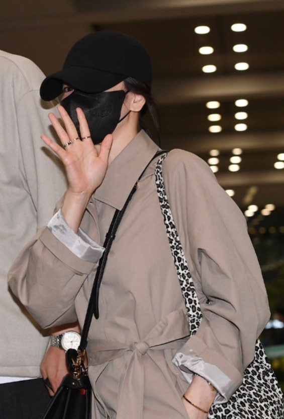 이미스 레오파드 에코백 3만원대, 몇 년째 연예인 사복패션에 등장하는 가방