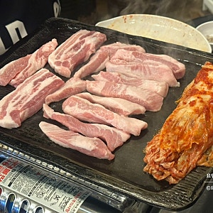 합정역 다비치 강민경 추천, 돌판에 구워먹는 삼겹살, 항정살 맛집 신김치생삼겹살