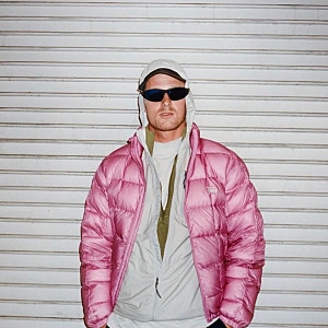 스투시(Stüssy) 2026 FW 2차 컬렉션 드롭! 핑크 경량 패딩부터 룩북·발매 일정·가격 정보 완벽 ....