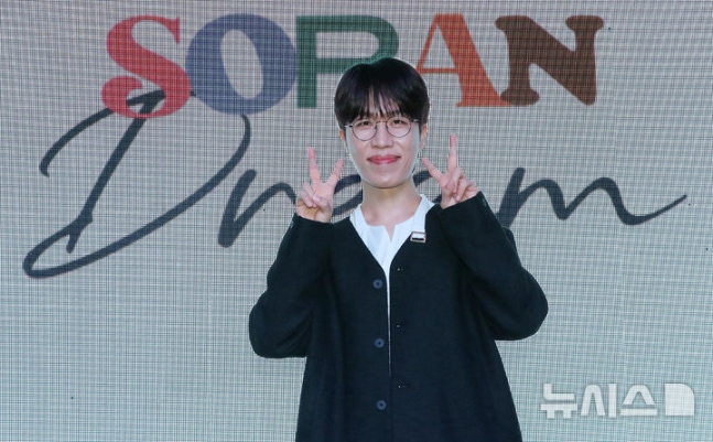 소란은 왜 1인 체제 첫 EP ‘레이어’에서 이별의 순간을 노래했을까?