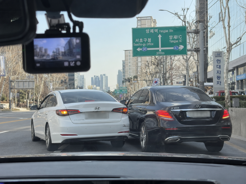 사고 났다면 블랙박스부터 끄세요! 영상 덮어쓰기 막는 방법.