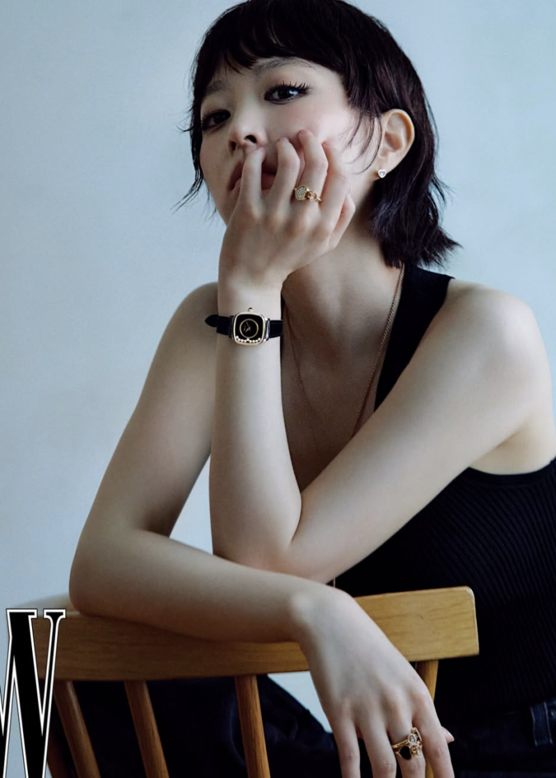 숏컷만 바꾼 줄 알았는데…박보영 화보, 자세히 보니 손목부터 분위기가 달라졌다