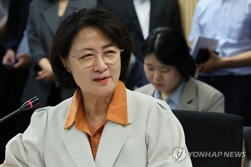 추미애 "저 안 쫓겨납니다"...사퇴 청원 2 다시 시작됐다