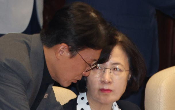 [속보] 김민석, <b>추미애</b> ‘21억 컨설팅’ 의혹에 “<b>계약</b> 가격 적정성 ....