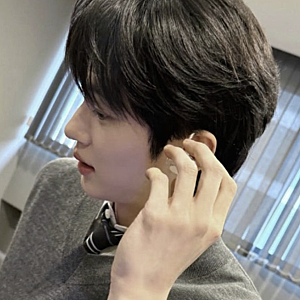 Byeon Woo-seok's 'Secret Library' Reopens, Baro Cam Released After Fan Meeting