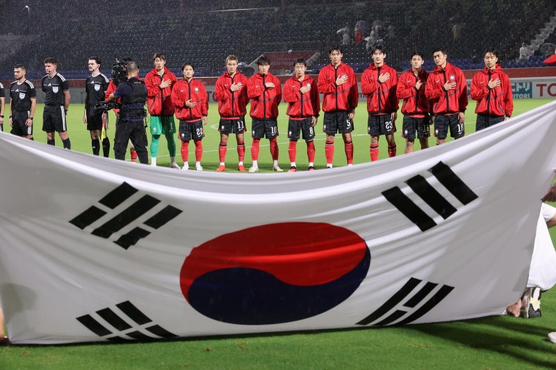 [속보] "축구팀을 야구장에 몰아?" 2026 나고야 AG, 한국-카타르전 30분 지각 황당 논란 현장 중....