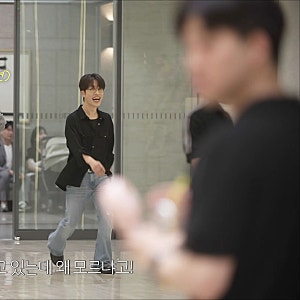 유튜브 ‘소란스런 축가’ 속 에이핑크 정은지 팬츠 정보｜트루릴리젼 여자 부츠컷 바지 추....