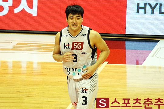 전성현 김선형·패리스 배스와 시너지, 문경은 감독의 해법은