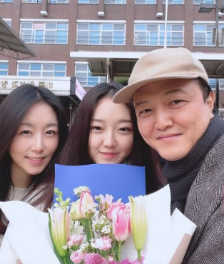 정웅인 나이 근황 자녀 세 딸 배우자 와이프 이지인 장녀 정세윤 리즈 인성 아빠어디가 인스....