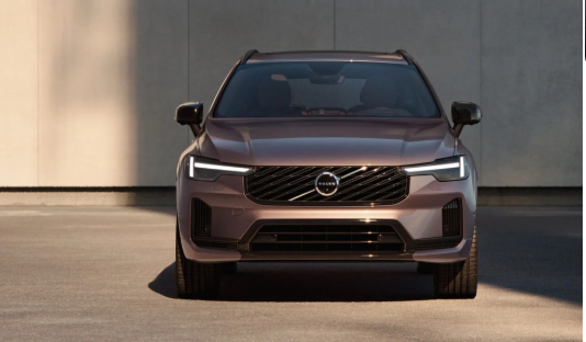 “기름 없이 200km를 간다고?”…볼보 신형 XC60 PHEV, 전기차 살지 고민되게 만드는 주행거리