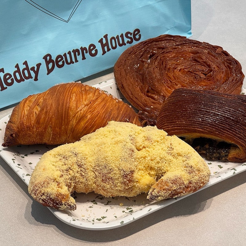 Jamsil Lotte World Mall Cafe: Teddy Beurre House on B1 with Plenty of Seating