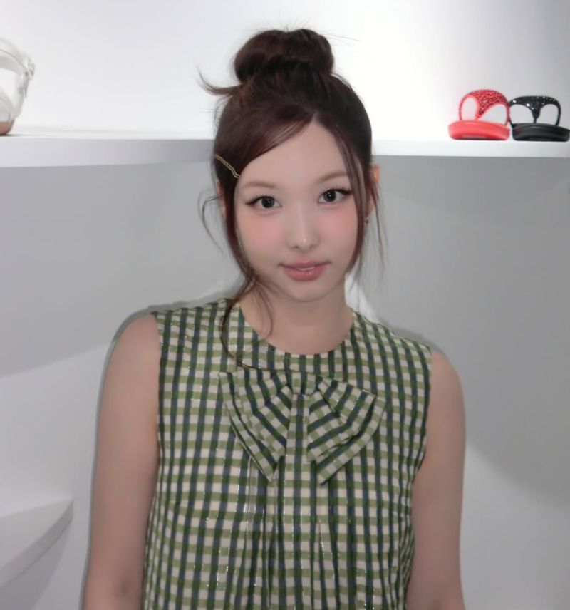 「こんな姿は初めて？」TWICEナヨン、清潭洞でキャッチされた意外なスタイリング