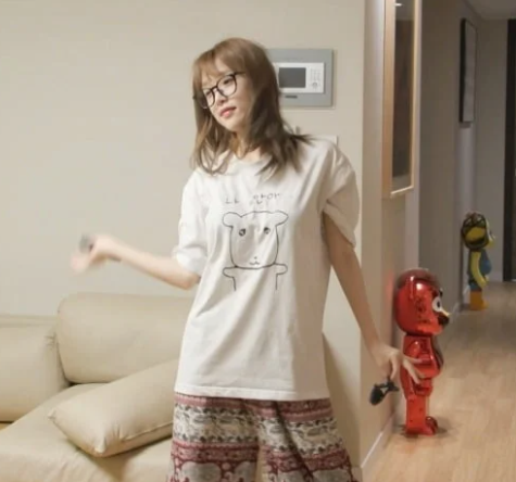 천재인가? “이걸 직접 만들었다고?” <b>최예나</b> 워터밤 슈트의  비밀