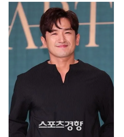 신화 이민우에 24억 넘게 뜯어간 방송작가 “전액 배상하라” 판결