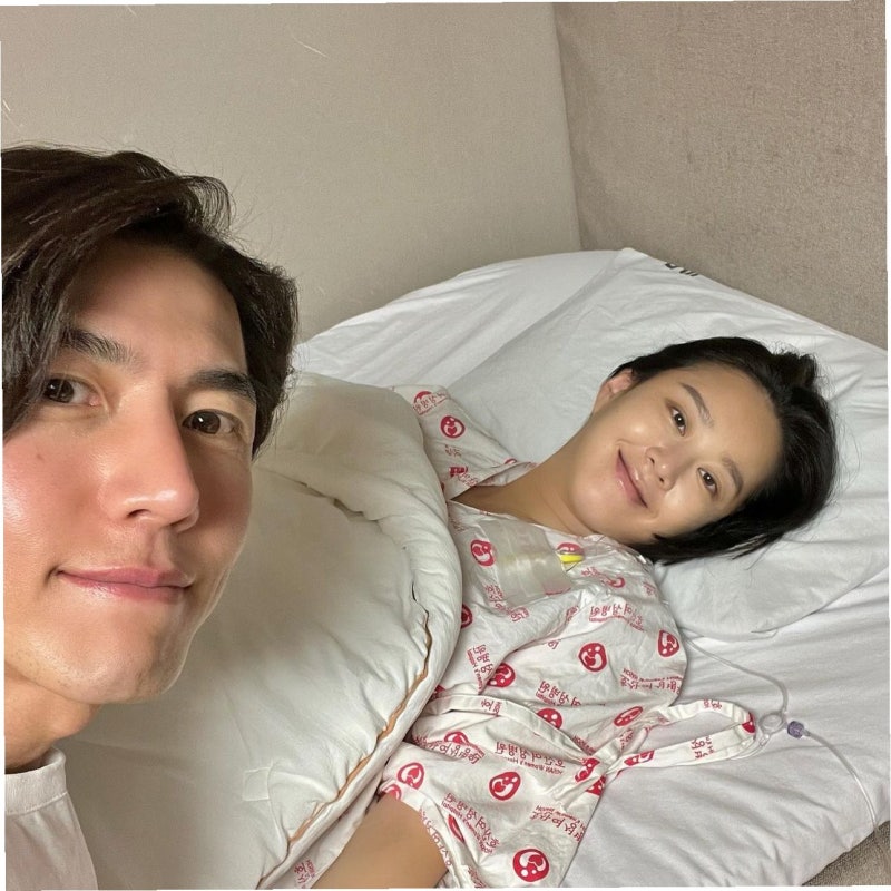 송재희♥지소연, 쌍둥이 남매 첫돌 기념 한옥 화보 공개! 감동 스토리