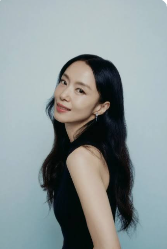 전도연 53세에 더 눈길 가는 이유 돋보인 건강한 몸