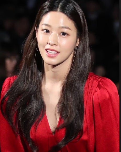 “60→47kg, -13kg” 설현, 매일 몸무게 검사에 소속사 임원까지 욕먹은 이유는?