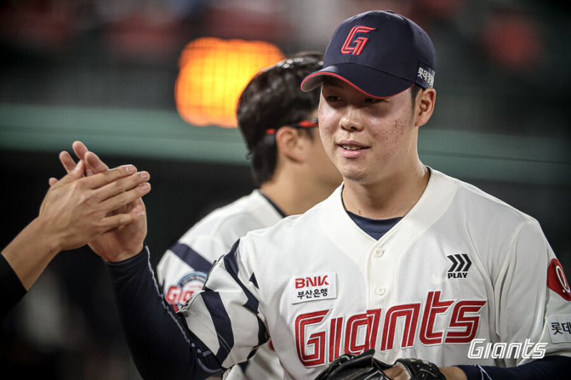 윤동희 2타점 적시타, 김진욱 삼자범퇴, 최준용 무실점…롯데 핵심 자원, 올 시즌 반등 주역 ....