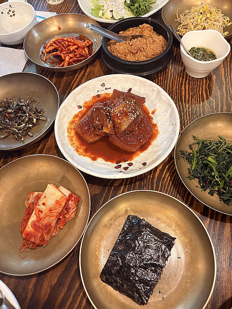매화 가평에서 제대로 된 한정식 한상을 즐기고 싶다면 곤드레밥 맛집