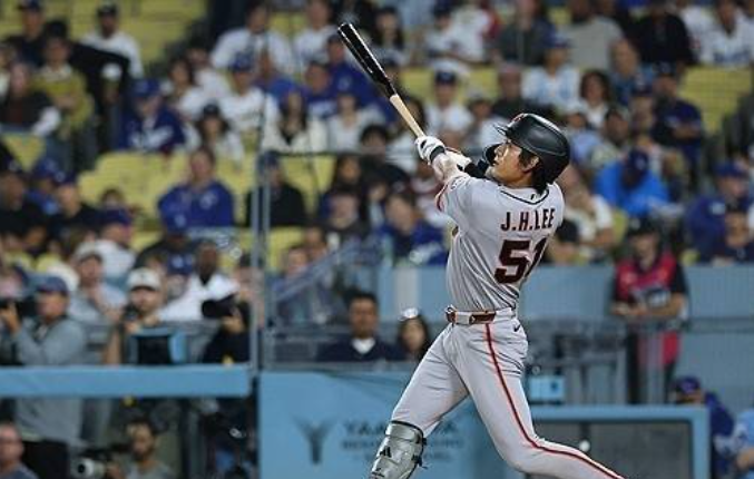 이정후 MLB 10호 홈런 진출 3년 만에 두 자릿수 달성