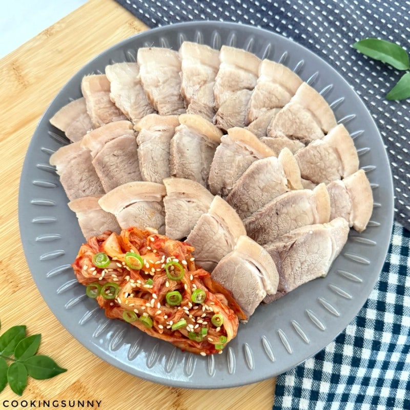 “수육 삶을 때 맥주를 넣어 보세요! 잡내없이 야들야들 정말 맛있어요!” 맥주수육 추석음....
