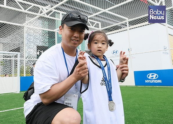 AI아니야? "얼마나 예쁘길래" <b>곽범</b> 13살 <b>딸</b> 홍대서 <b>캐스팅</b>까지?