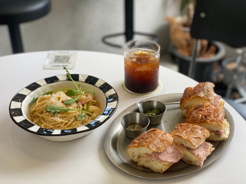 광주 동명동 카페 추천 ㅣ 모던한 분위기의 동명동브런치 맛집 후스인더하우스
