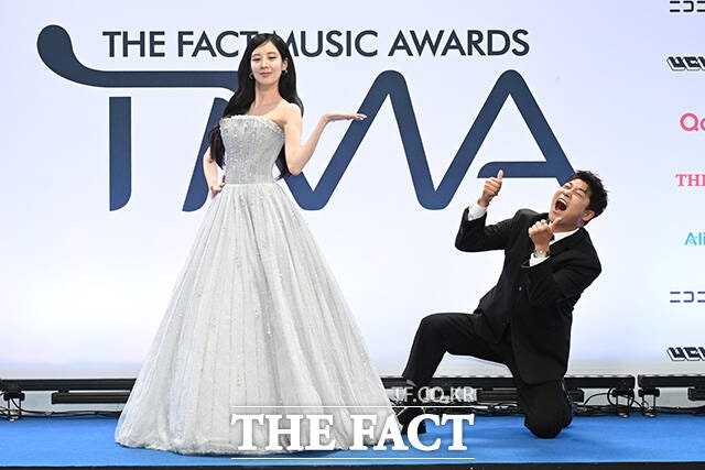 서현 전현무, 2026 TMA 포즈, 올해도 어김없이 보여준 완벽한 호흡의 시그니처