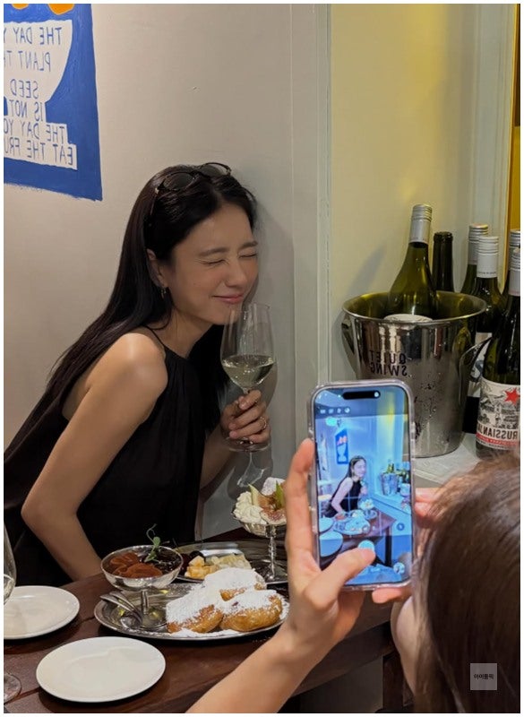 양치하다 입에서 물 새더니... 안면마비·미스캐스팅까지 버틴 안은진 최근 근황