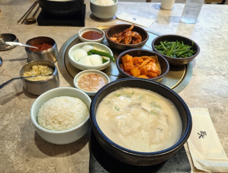 [맛집]해운대 거대국밥｜진한 돼지국밥, 국물부터 제대로였다