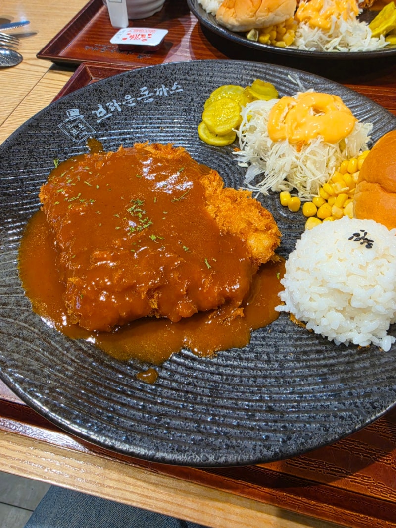 수지 롯데몰 맛집｜브라운돈까스, 푸짐하게 즐기는 경양식 돈까스