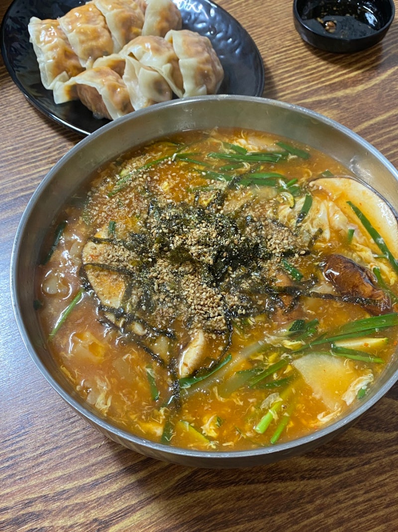 강릉 포남동 맛집 강릉역 주변 현지인 추천 장칼국수 만두국 신촌장칼국수