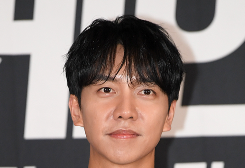 “‘부부싸움 하고 온 건 아니죠?’ 이승기, 혼자 24년 된 노래방 갔다가 사장 한마디에 폭소 ....
