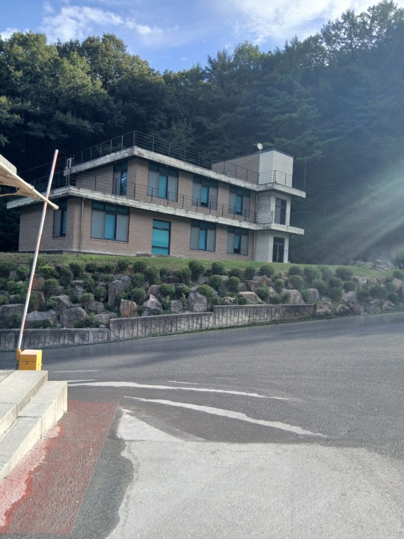 공주 지네퇴치 노래기퇴치, 시멘트회사 경비실 주변 야산·암석틈 유입 차단 방역