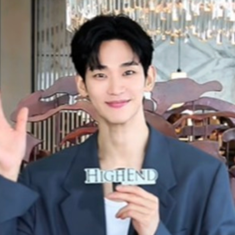 1년 6개월만에 누명 벗고 "얼굴이 반쪽이 됐네.." 김수현 공식석상 복귀한다