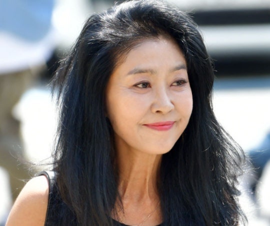 김부선, 2억원대 대여금 소송 중 유튜브 잠정 중단…“심신 많이 지쳤다”