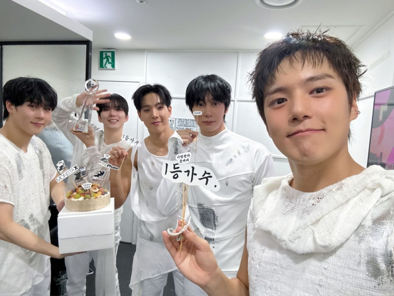 몬스타엑스 '더 페이즈', 빌보드 글로벌 200 진입…뮤직뱅크 1위 이어 글로벌 인기 입증
