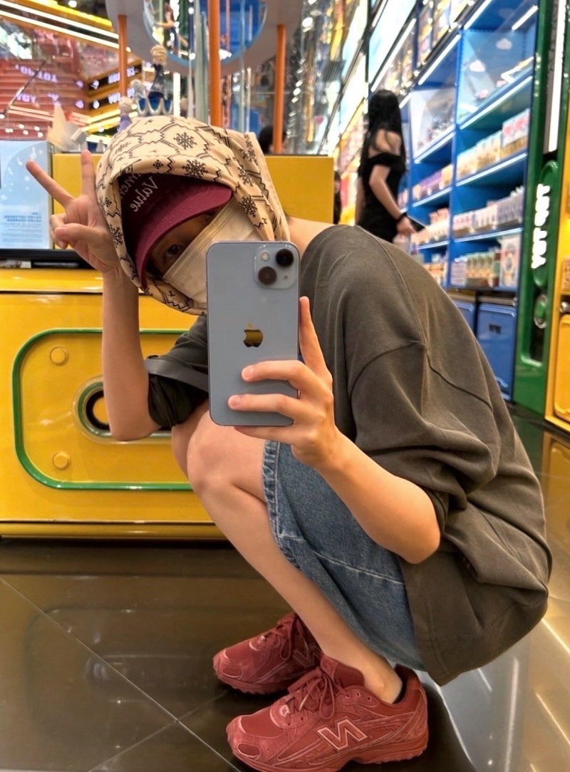 아이유 맞아?상하이 사복 논란 옷왜저래 했는데 직접밝힌 반전이유