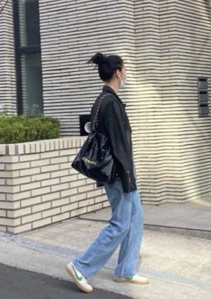 김고은이 신은 초록 스우시 운동화, 알고 보니 J.Crew 킬샷 2