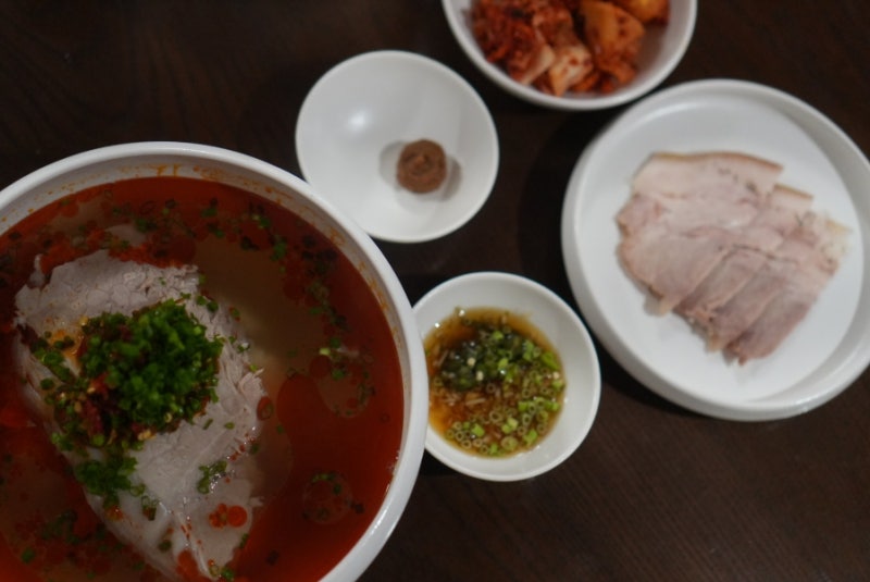 안국역한식맛집 월하동 돼지곰탕으로 든든한 한끼식사 하세요
