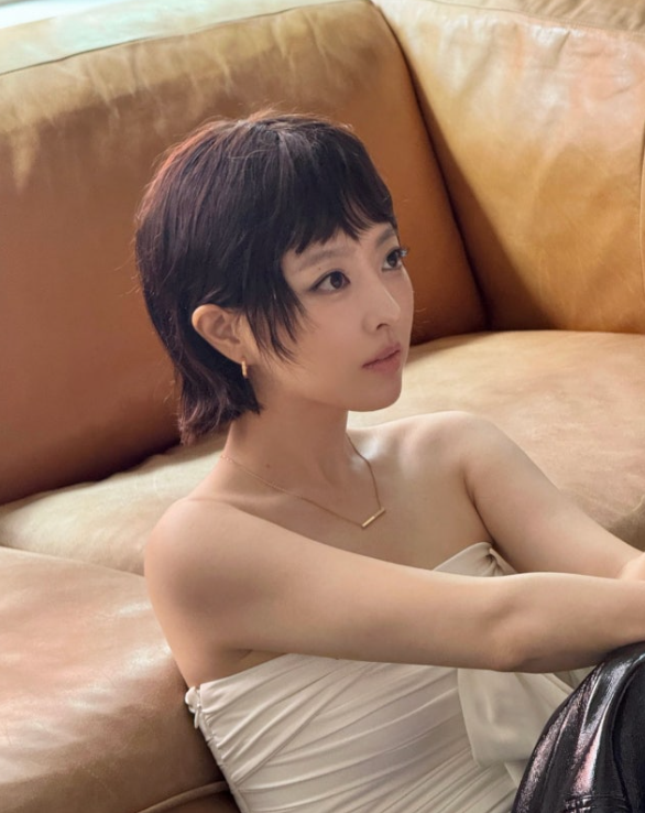 "우리가 알던 뽀블리 맞아?" 박보영, 배꼽 드러낸 민소매에 숏컷 파격 변신
