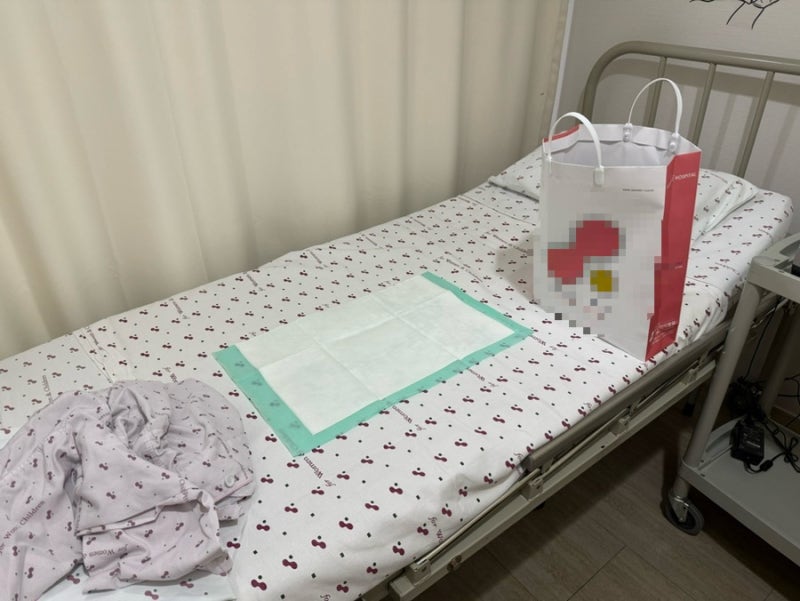 제왕절개 후 오로 양 많음, 정상일까? (기간, 핏덩어리, 맘스안심패드 솔직 후기)