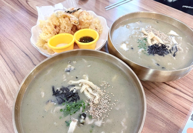 [제주 맛집] 차롱전복칼국수｜특색 있는 차롱 그릇과 든든한 보말전복칼국수 전문점 추천